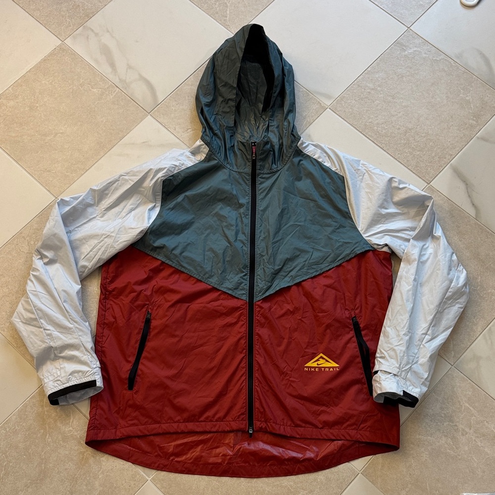 Nike Trail Maroon and Forest Green Windbreaker Jacket Built in mittens XL